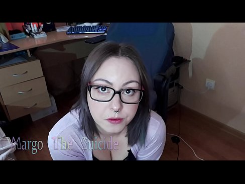 ❤️ Nwatakịrị nwanyị sexy nwere ugegbe na-eme Dildo nke ukwuu na igwefoto ❌ Ihe gba ọtọ